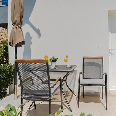 Apartmani Jadranka Starigrad Paklenica Exterior photo
