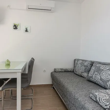 Apartmani Jadranka Starigrad Paklenica Exterior photo