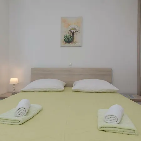 Apartmani Jadranka Starigrad Paklenica Exterior photo