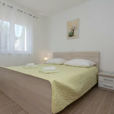 Apartmani Jadranka Starigrad Paklenica Exterior photo