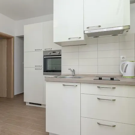 Apartmani Jadranka Starigrad Paklenica Exterior photo